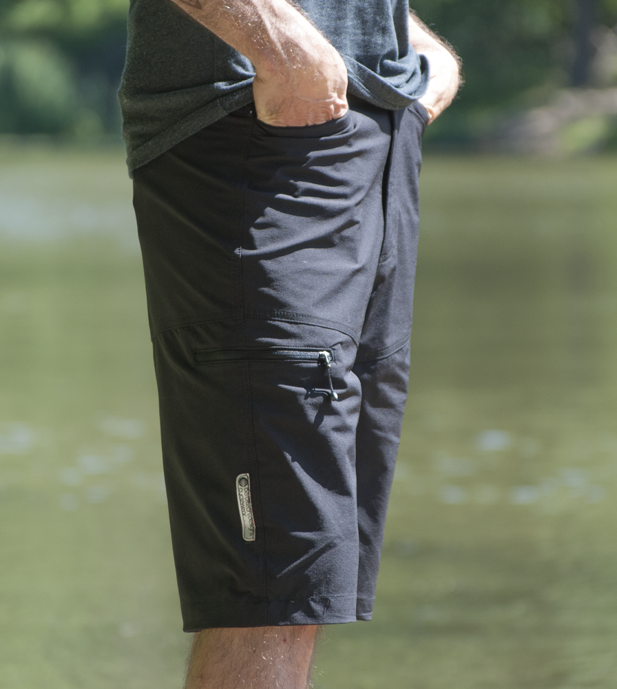 mens-multisport-urbancommuter-cargoshorts-black-model2.png mens-multisport-urbancommuter-cargoshorts-black-model2.png
